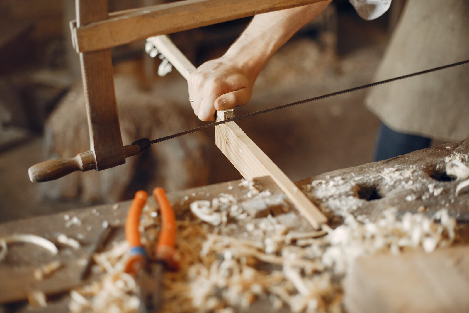 Decoration Club woodworking